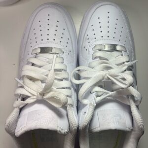 Nike White Air Force 1 Sneakers Classic Design